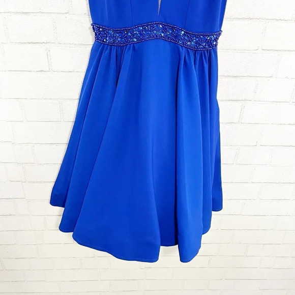Mac Duggal Royal Blue Beaded A Line Back Cut Out Party Prom Dress Women's Size 2 - Picture 5 of 14